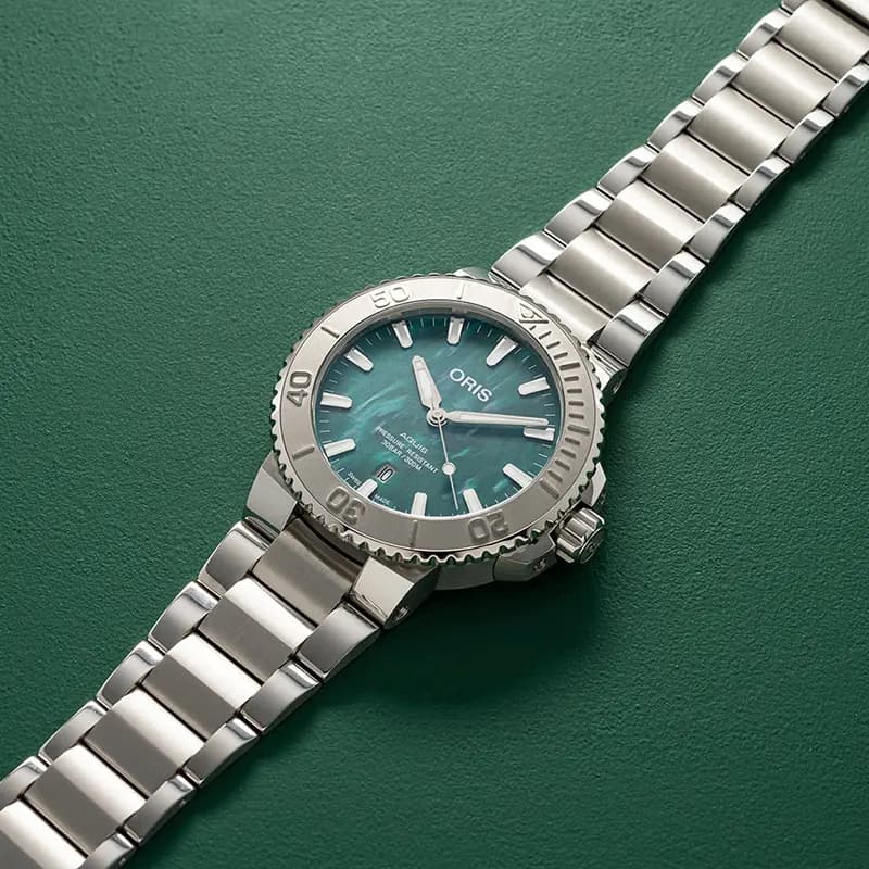 Oris X Bracenet Aquis Date Green Dial Men's Watch | 0173377304137 secondary view