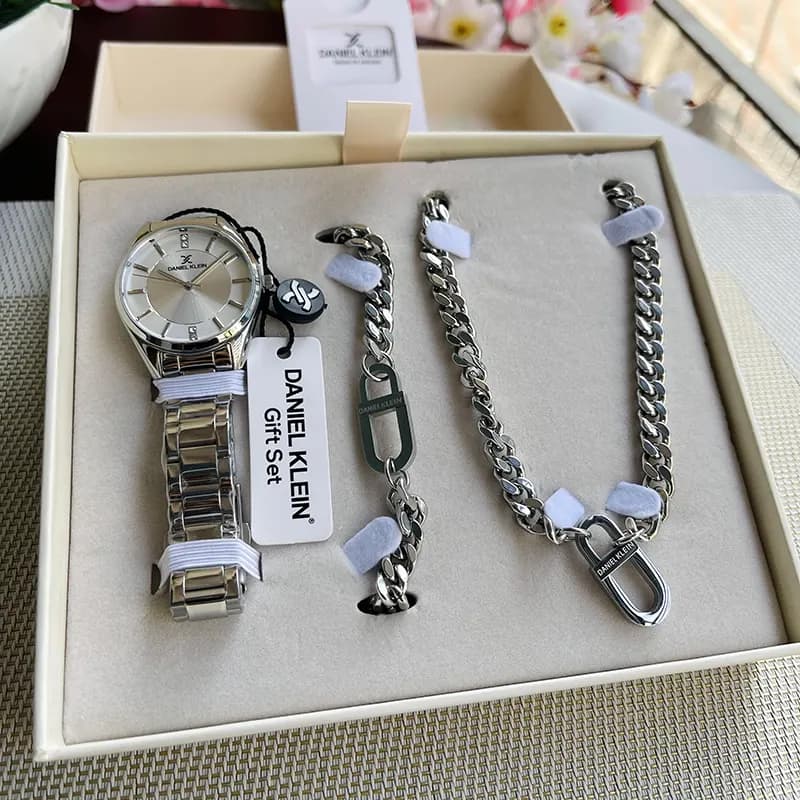 Daniel Klein Gift Set For Women With Silver Watch secondary view