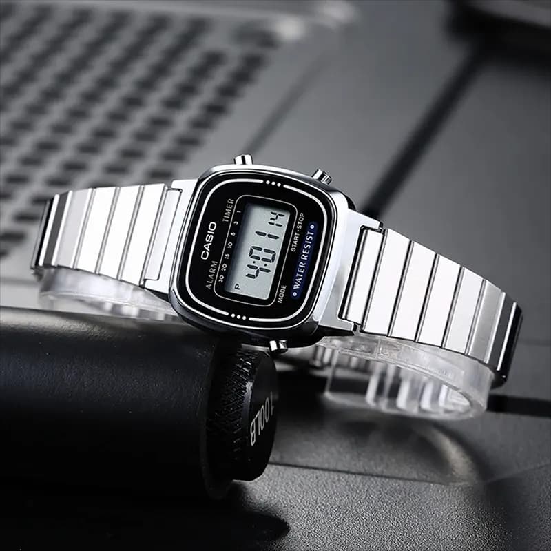 Casio LA670WA-1DF Vintage Retro Ladies Watch