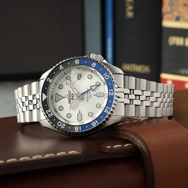 Seiko 5 Sports SKX Series GMT White Dial Men’s Watch | SSK033K1