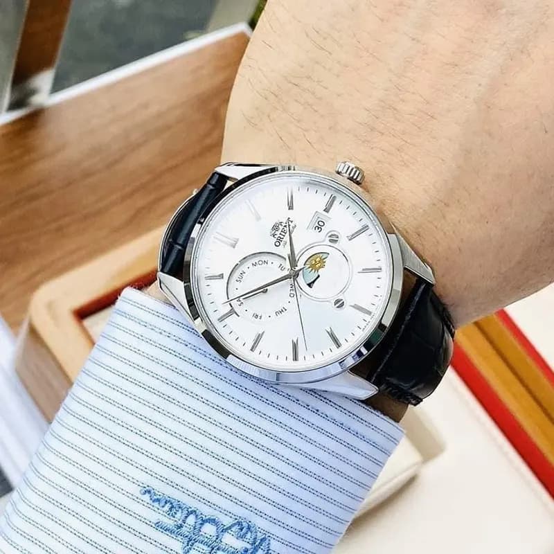 Casio X Stranger Things Vintage Twisting Vines Pattern Dial Watch | AQ-800EST-1ADR